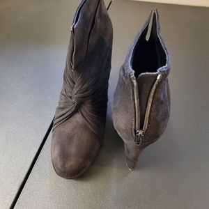 Black Suede Impo Ankle Boot shoe. Size 8 M.
